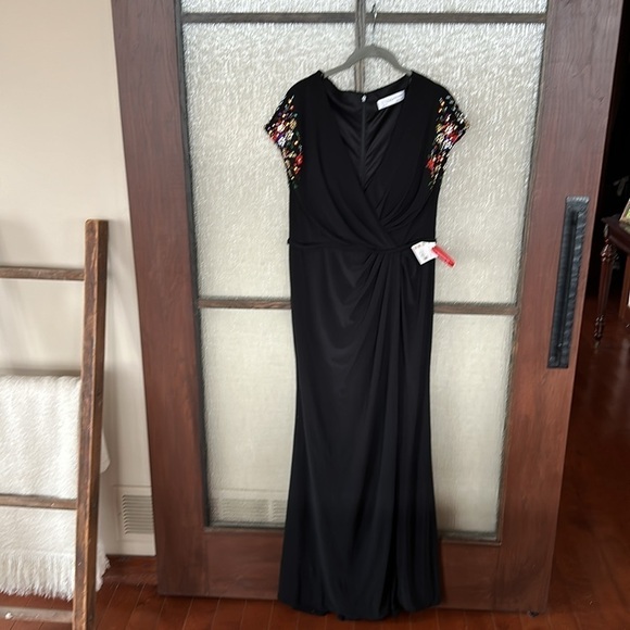 Mac Duggal EMBELLISHED SLEEVE JERSEY WRAP GOWN size 10 $498 New - Picture 7 of 13
